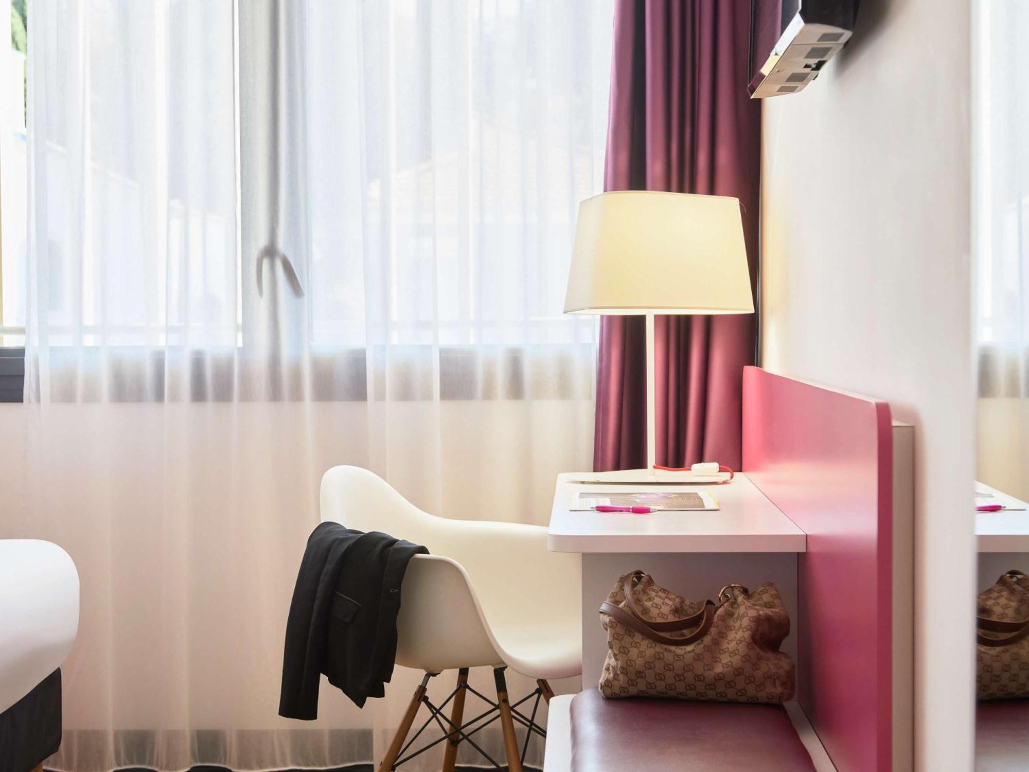 Hotel Ibis Styles Montelimar Centre Exterior foto